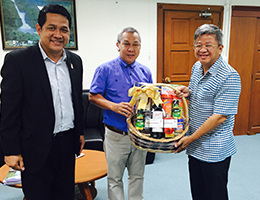 โรงแรมแคนทารี กบินทร์บุรี และโรงแรมแคนทารี 304 ปราจีนบุรี  เข้าอวยพรปีใหม่ ผู้ว่าราชการจังหวัดปราจีนบุรี