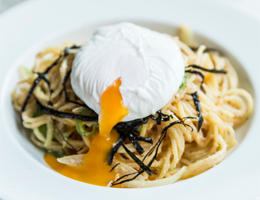 สปาเก็ตตี้ไข่ปลาญี่ปุ่นไข่ออนเซ็น  ที่คาเฟ่ แคนทารี บางแสน และ ปราจีนบุรี