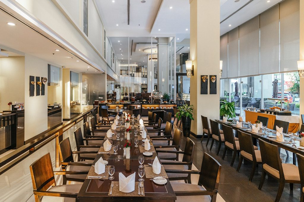 cape-racha-dining